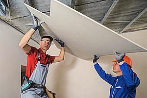 10 Étapes à suivre pour poser un plafond correctement à Chalons-du-Maine